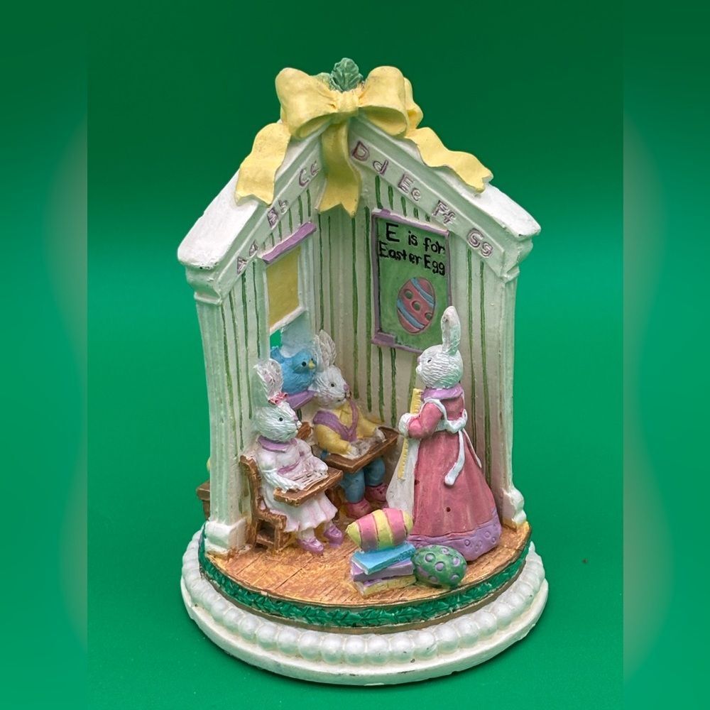 1996 Retired EASTER Bunny Corners Family Village Cottage Bunny School Teacher 4”